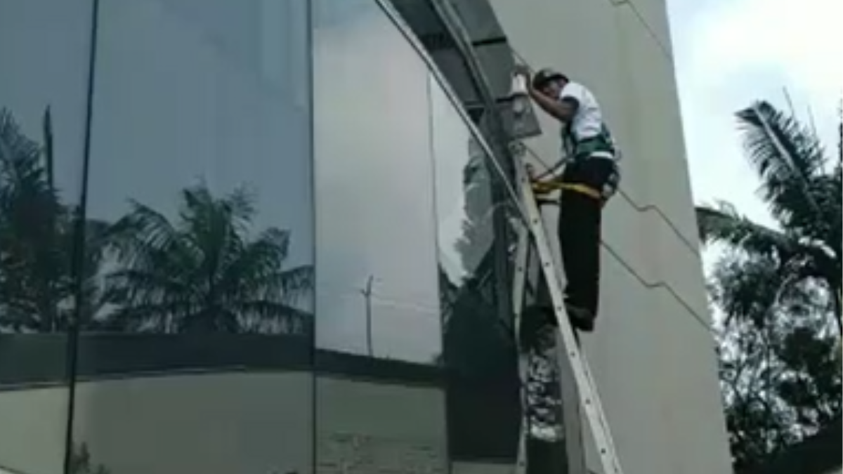 Limpeza de Vidros e Esquadrias